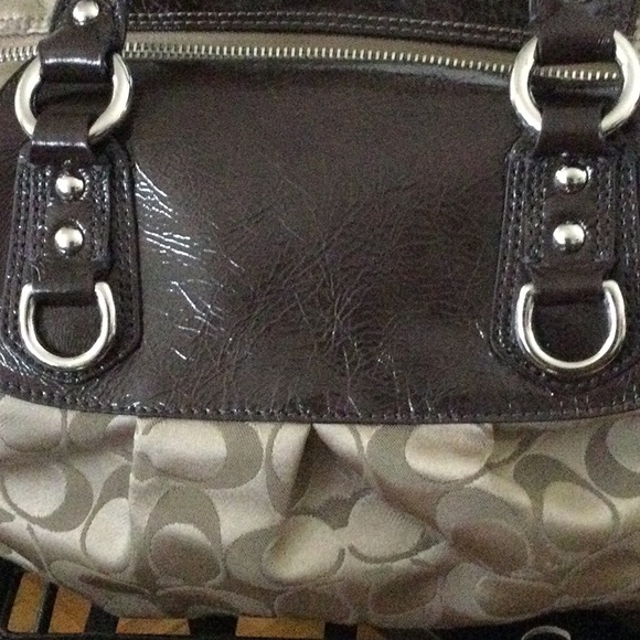 Coach - Picture 5 of 9